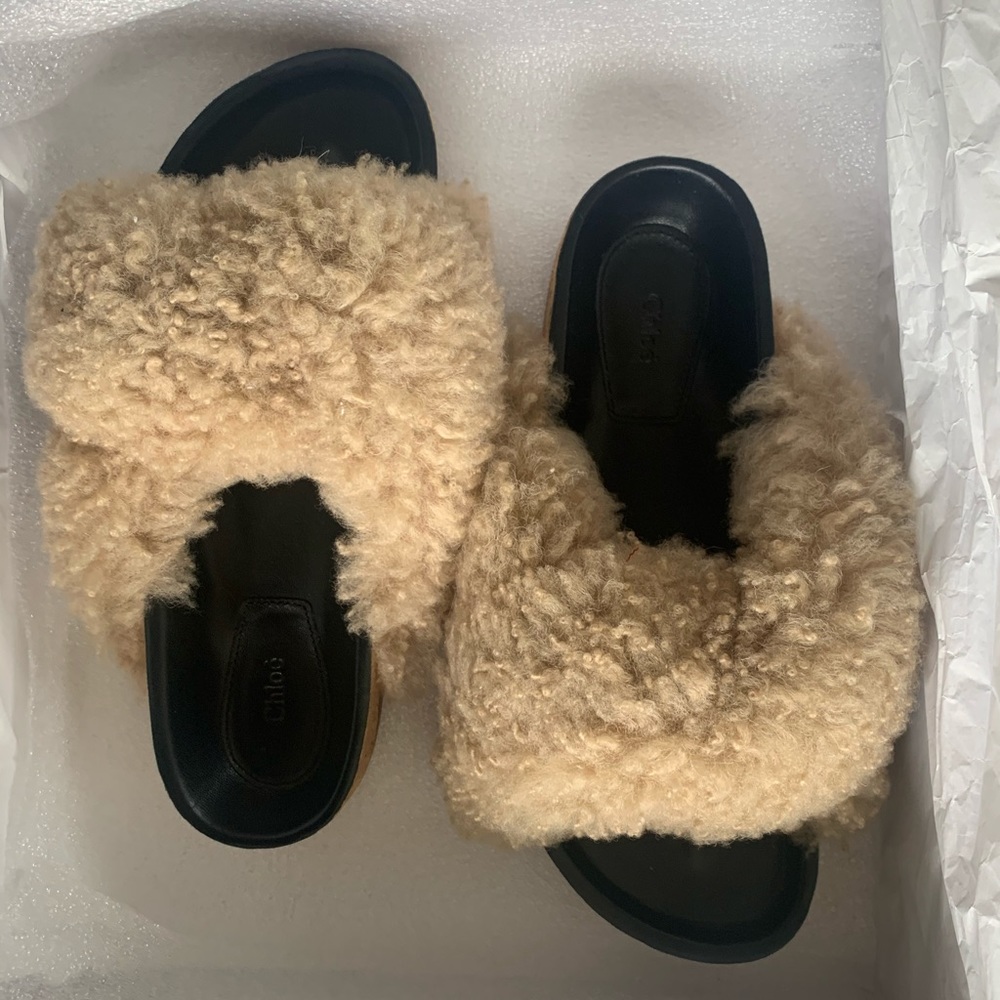 Chloe ‘Kerenn’ Shearling Slides
